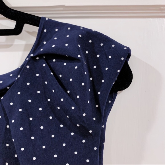 ✨ Navy and White Sleeveless Polka Dot Top - XS - Picture 3 of 10